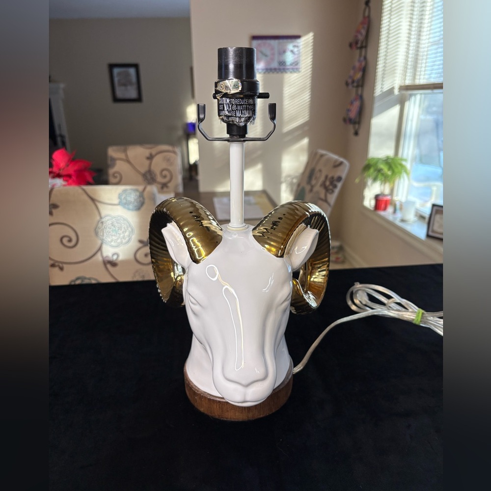 White Ceramic Ram’s Head Table Lamp With Gold-Colored Horns